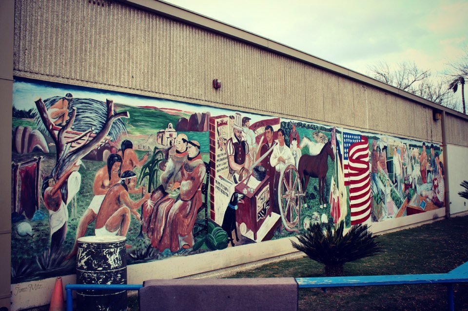 La Grulla Middle School Mural